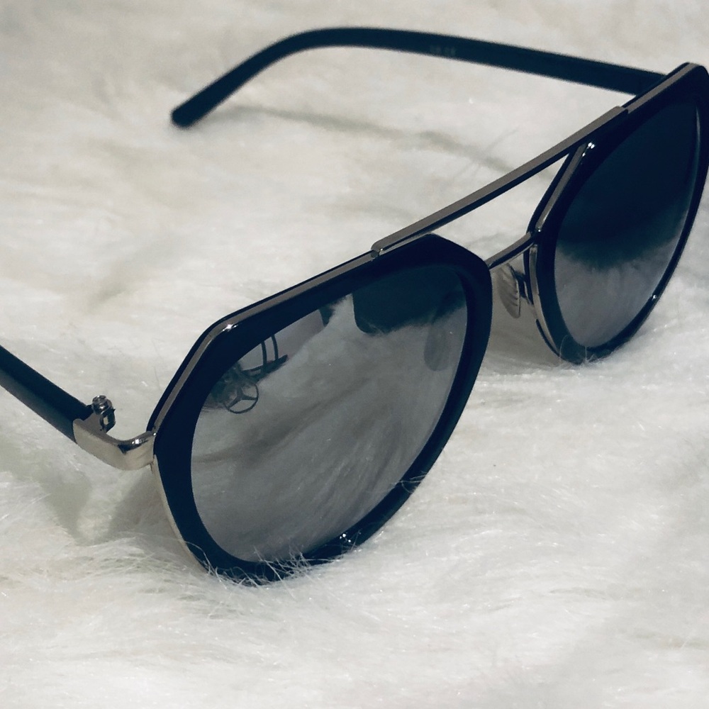 ⚡️1 HOUR SALE⚡️Aviators by Mercedes Benz NEW  🕶